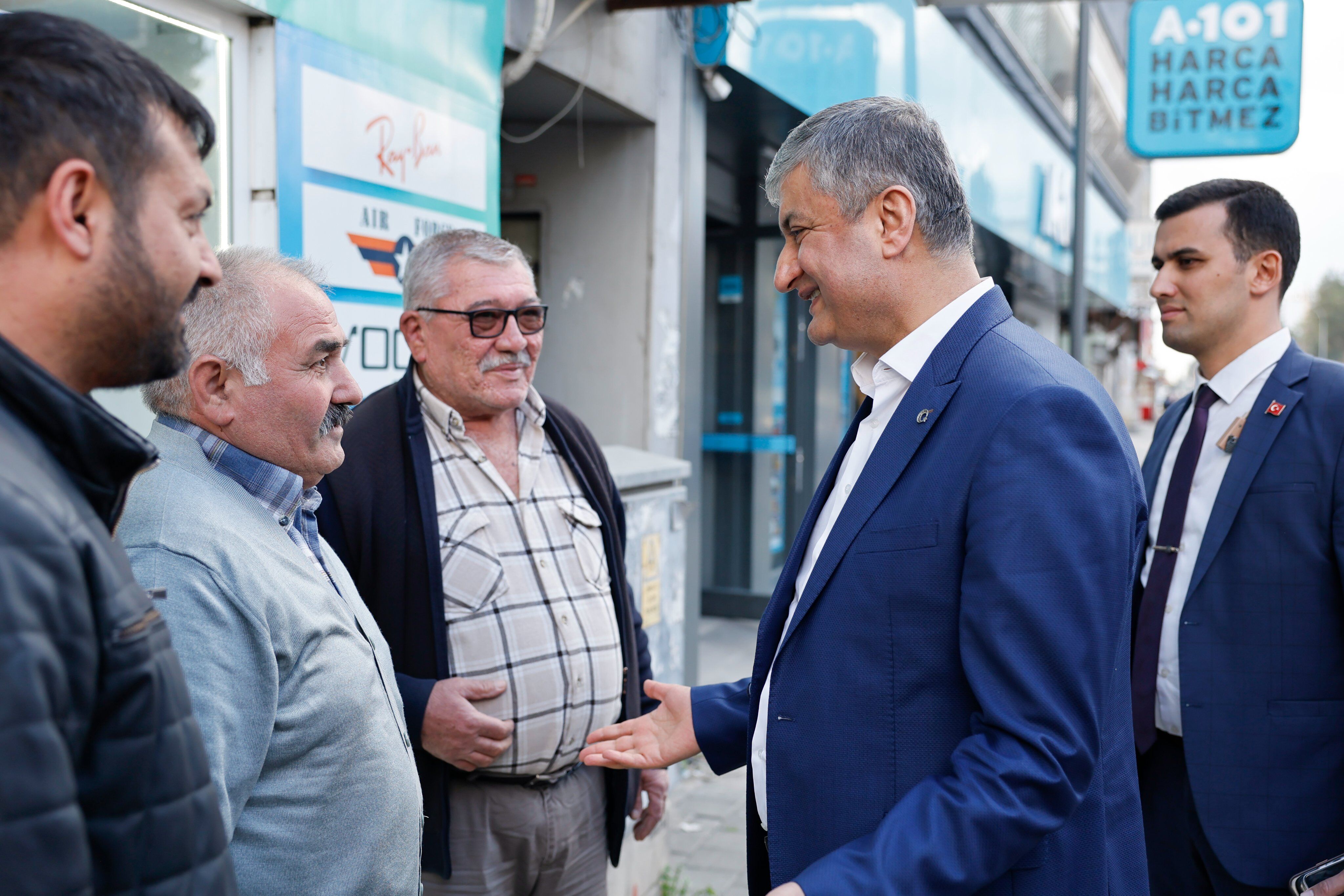 Vali Yavuz Bakımyurdu Caddesi’nde Esnafla Buluştu (2)