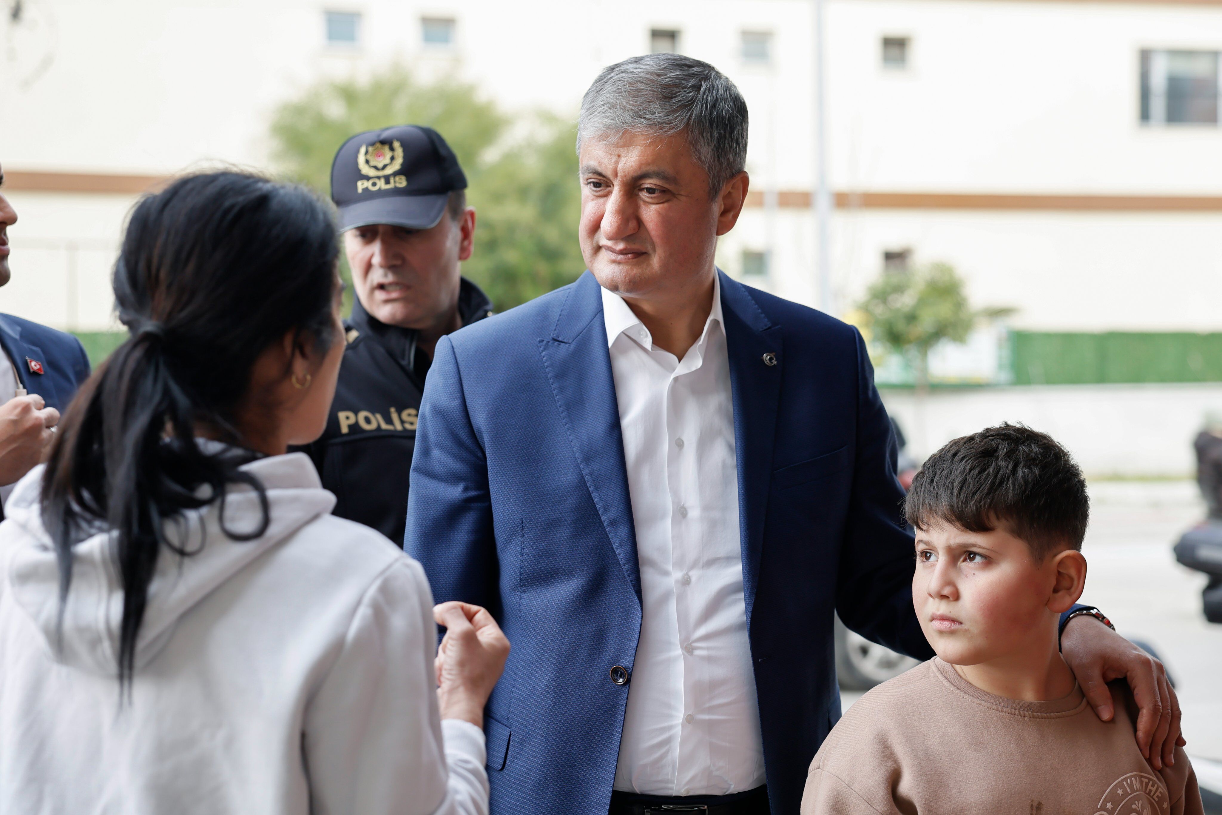 Vali Yavuz Bakımyurdu Caddesi’nde Esnafla Buluştu