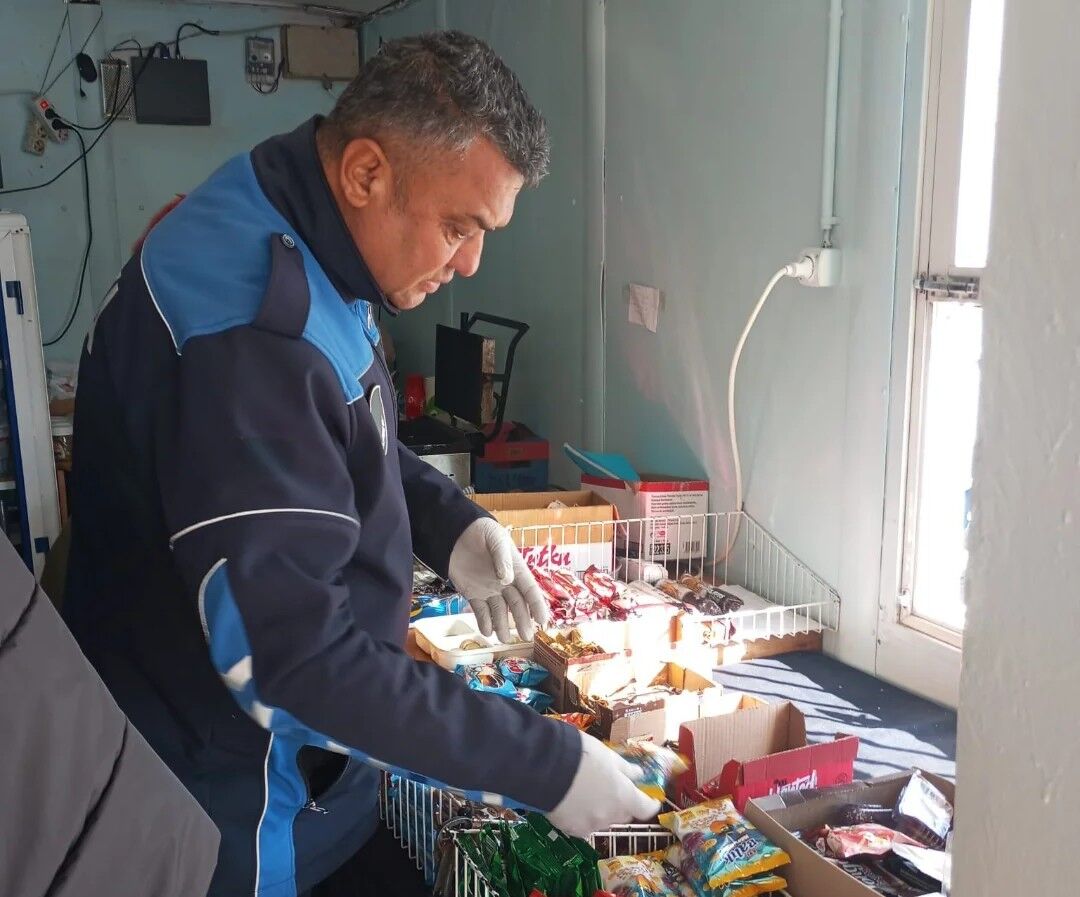Yumurtalık’ta Okul Kantinlerine Sıkı Denetim Zabıta Sahada (2)