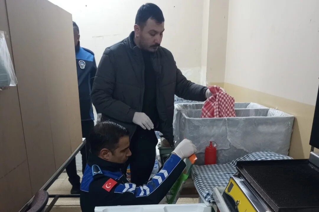Yumurtalık’ta Okul Kantinlerine Sıkı Denetim Zabıta Sahada (3)