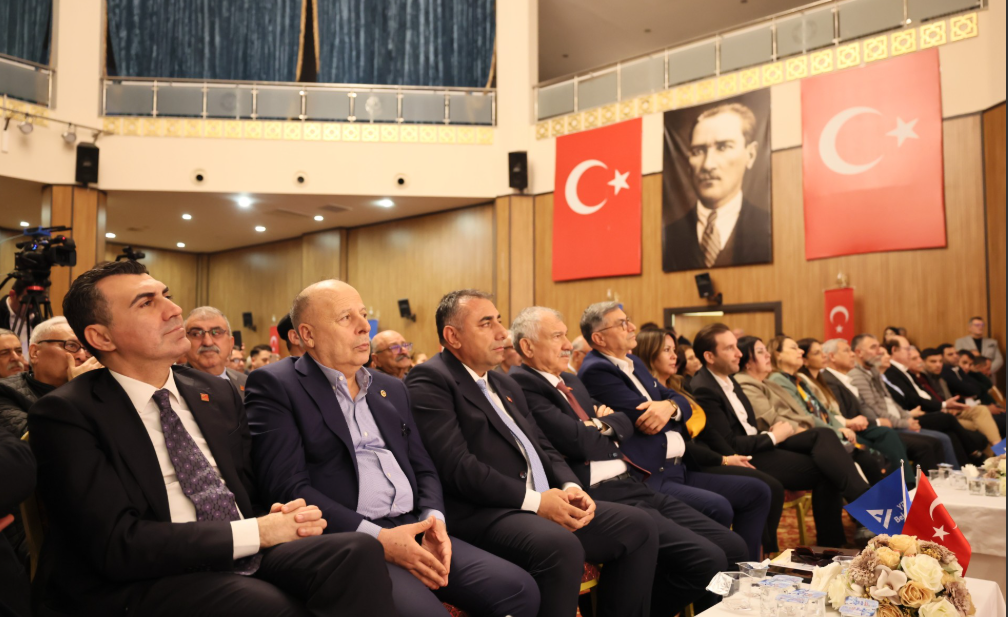 Yüreğir Belediyesi'nden hukuk ve demokrasi vurgulu buluşma