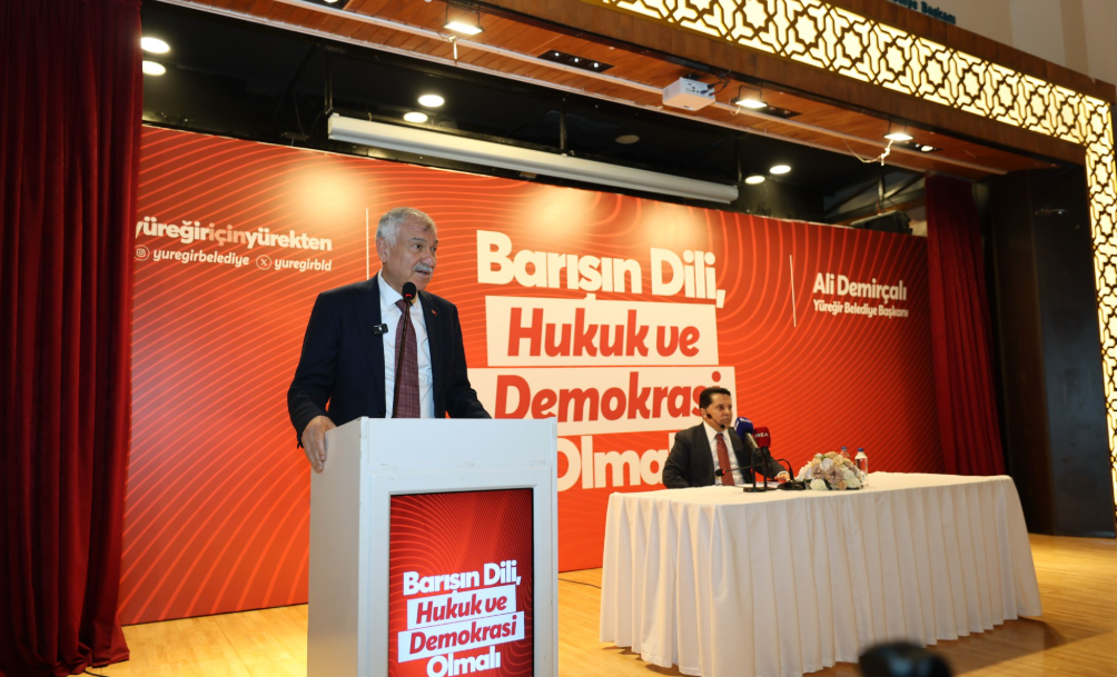 Yüreğir Belediyesi'nden Hukuk Ve Demokrasi Vurgulu Buluşma (4)
