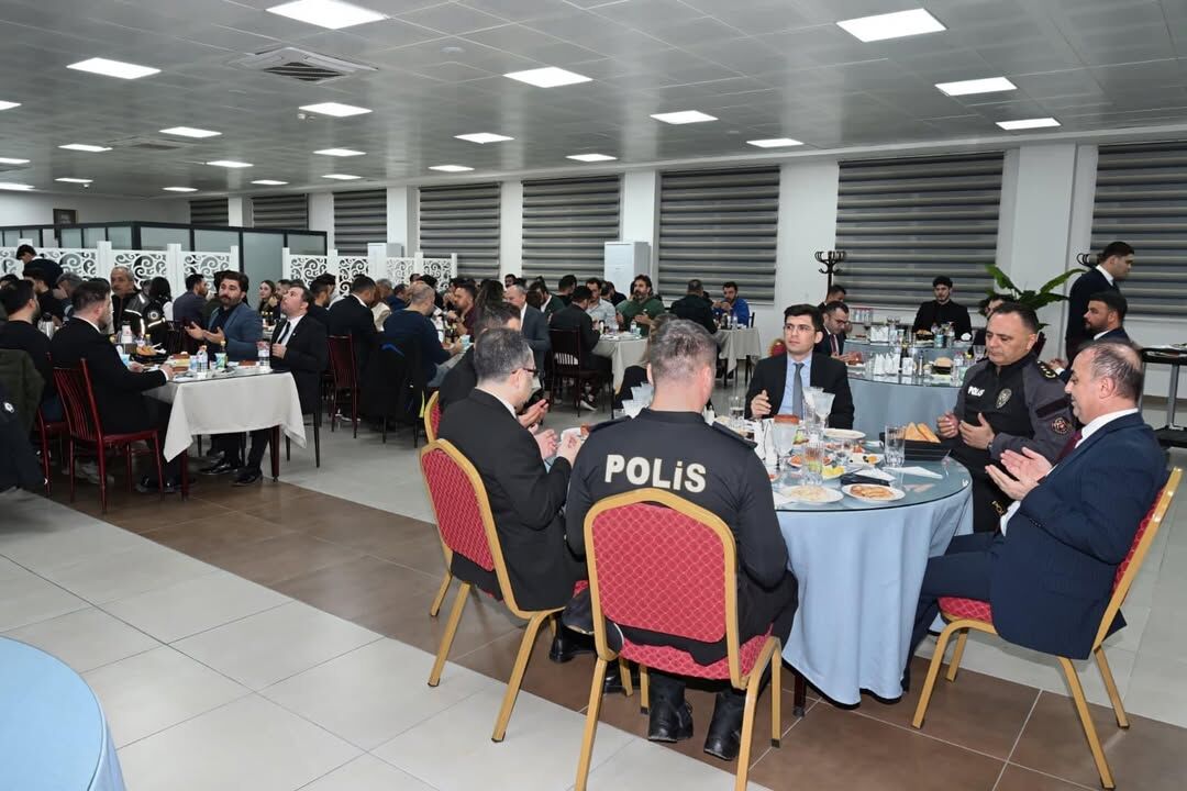 Adana Emniyet Teşkilatı İftar Sofrasında Buluştu (2)