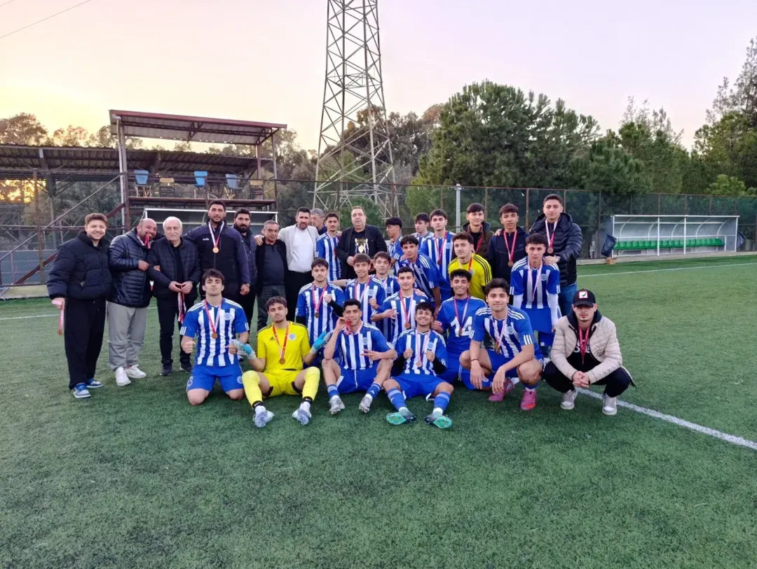 Adana U 18 Ligi’nde Kupa Sahiplerini Buldu (1)