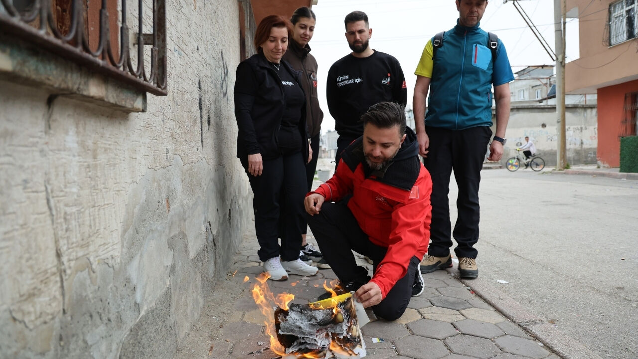 Adana'da Bir Hayırsever Bakkalın Veresiye Defterini Kapattı (3)