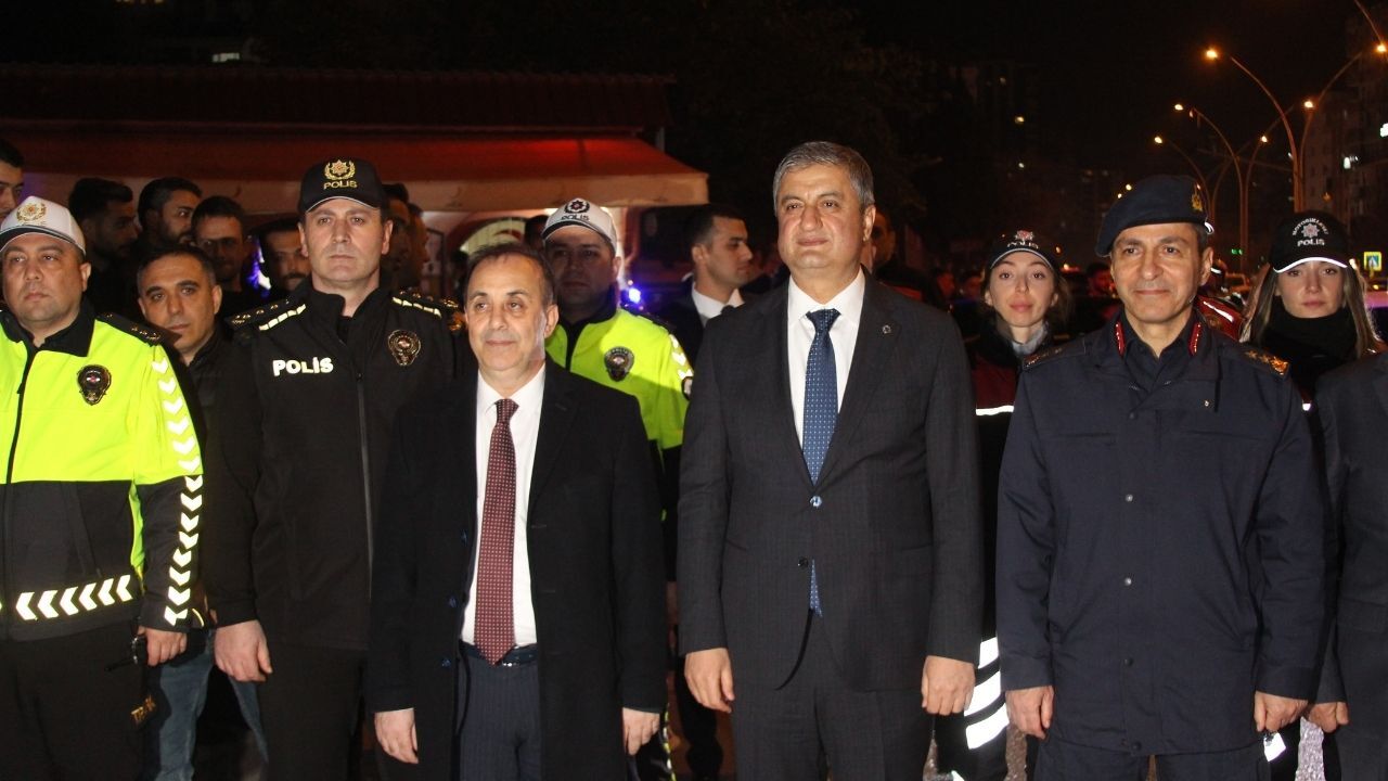 Adana’da Dev Asayiş Operasyonu 2 Bin 331 Polis Sahada (2)-1