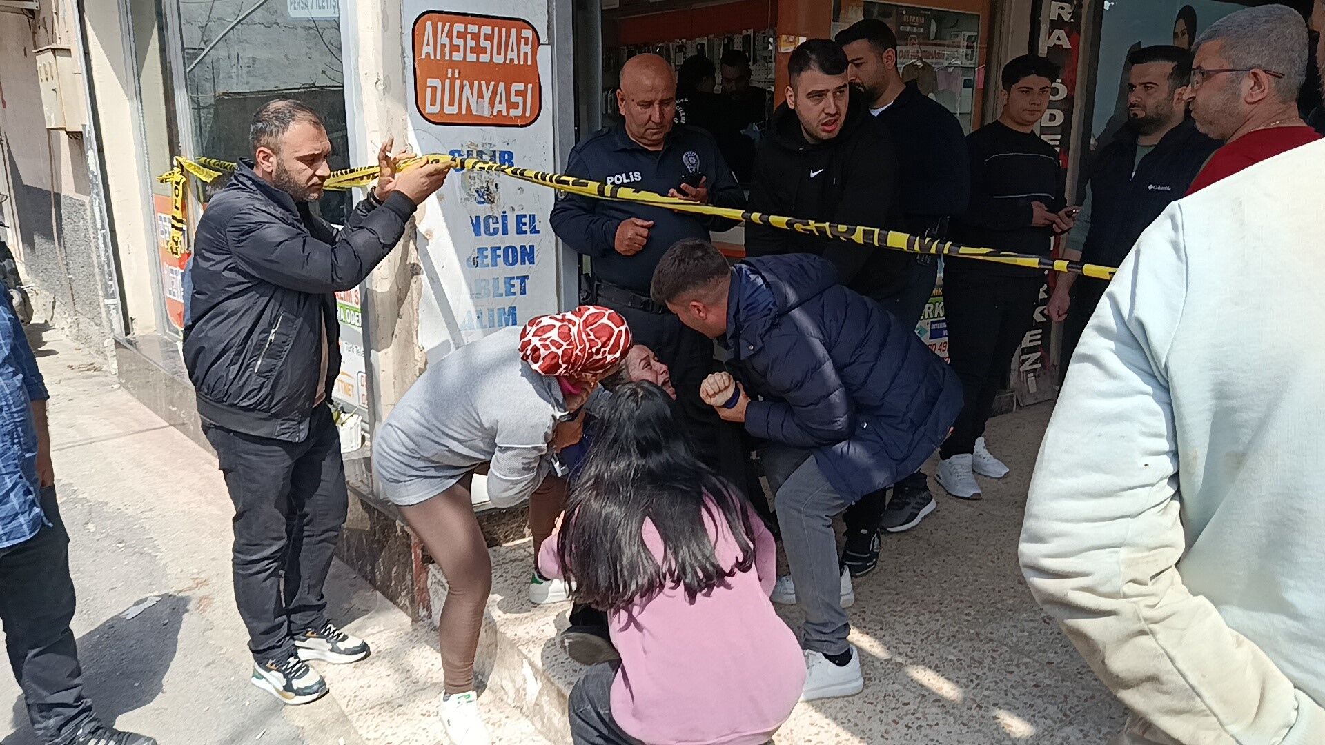 Adana’da Infaz Gibi Cinayet Esnaf Başından Vurularak Öldürüldü (2)