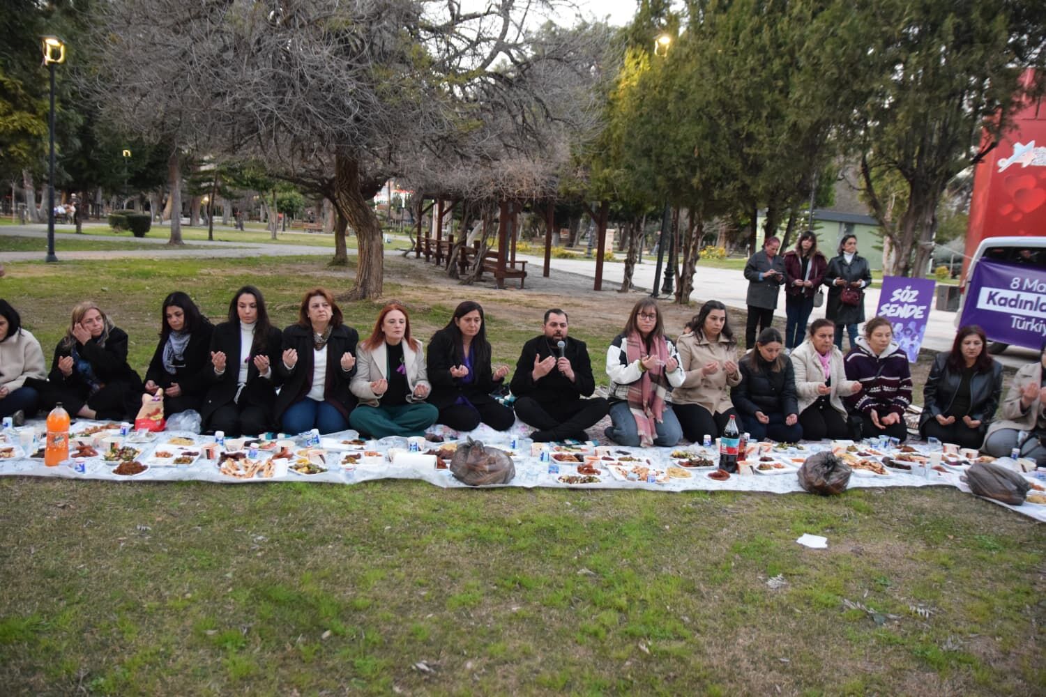 Adana’da Kadın Kürsüsü Kuruldu, Sorunlar Tek Tek Anlatıldı (2)