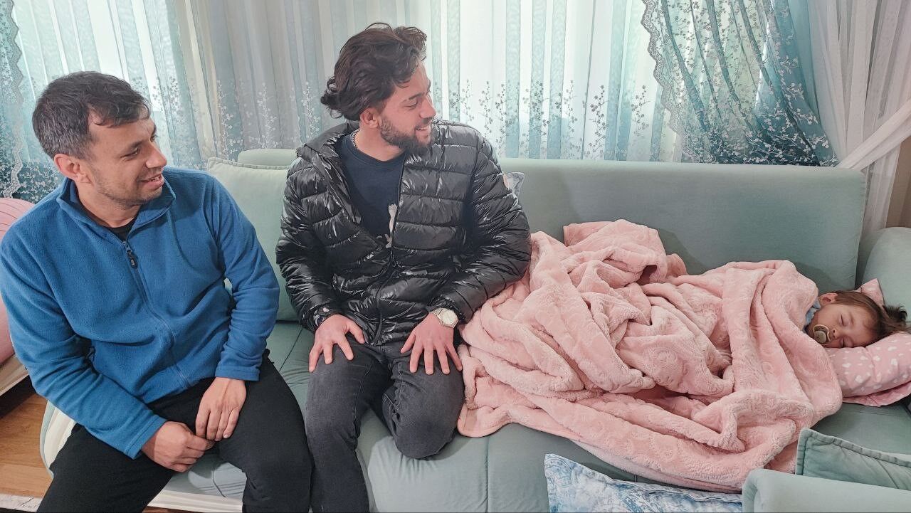 Adana’da Kahraman İşçi Kurtardığı Bebekle Yeniden Buluştu (2)