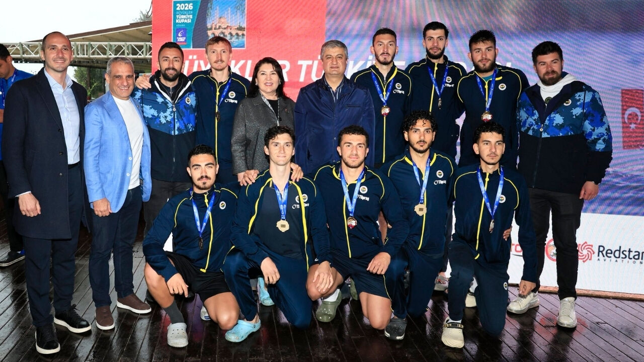 Adana’da Kürek Yarışları Ödül Töreniyle Sona Erdi