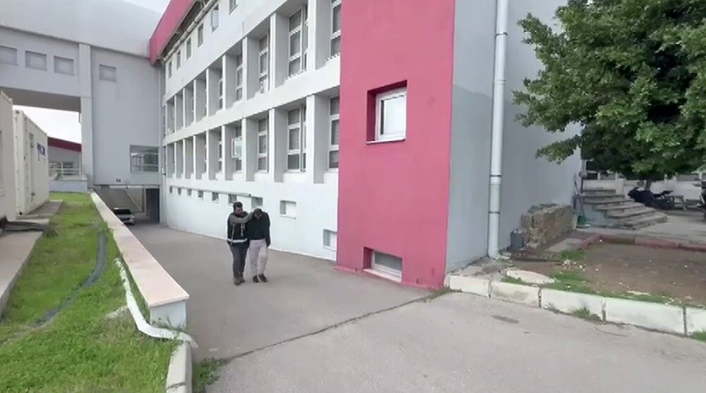 Adana’da Milyonluk Vurgun! 50 Bin Paket Sigara Ele Geçirildi (2)