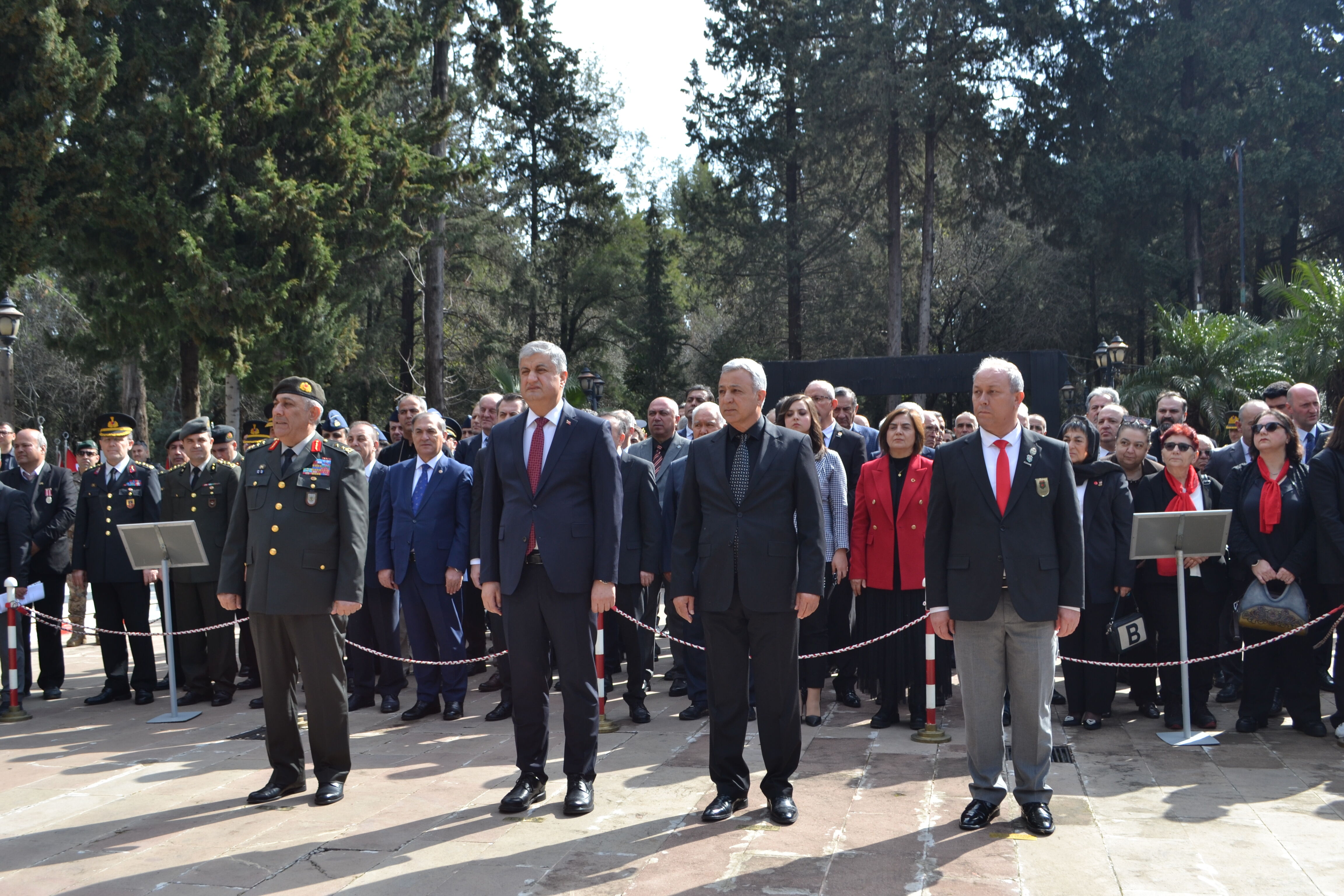 Adana’da Şehitlere Vefa 18 Mart’ta Mezarlıklar Karanfillerle Doldu (3)