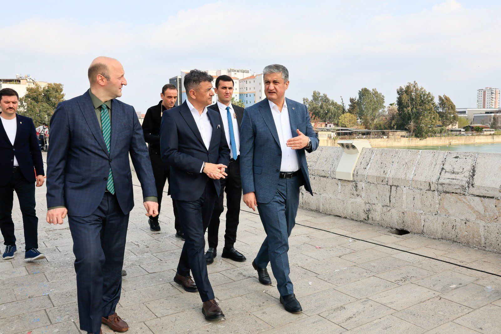 Adana'da Taşköprü Geceleri Aydınlanıyor3