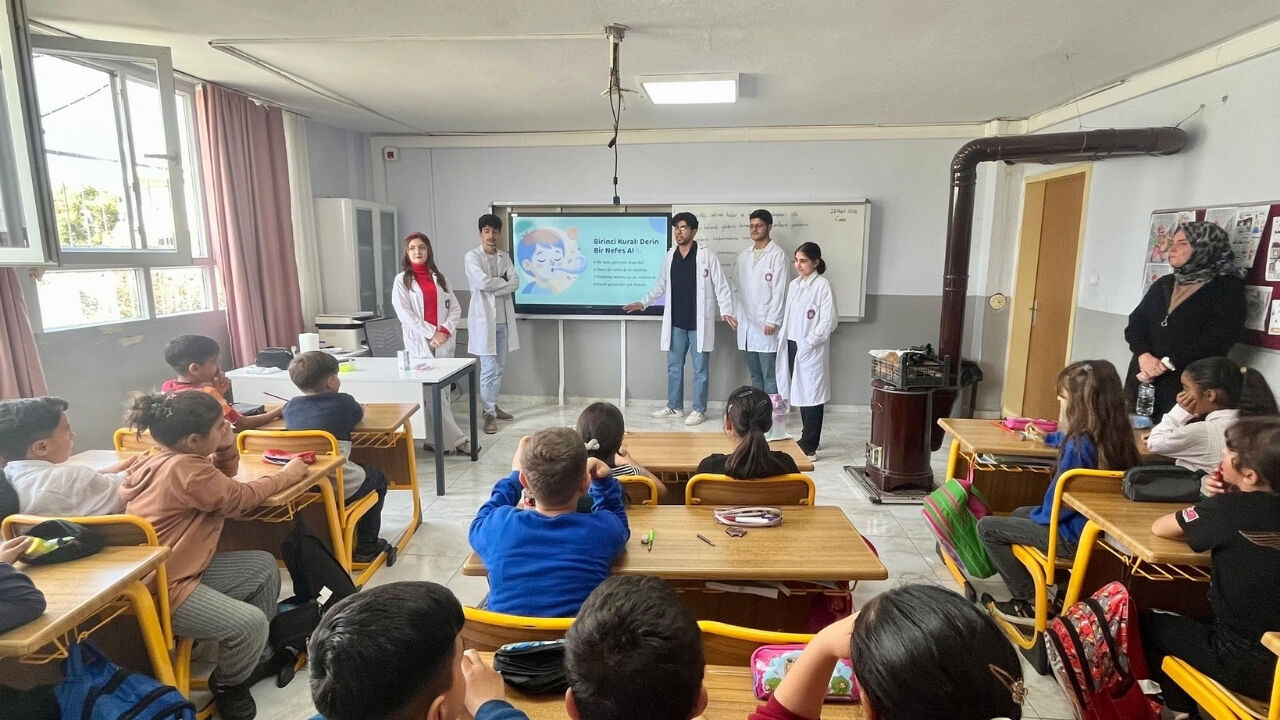 Adana'da Tıp Öğrencilerinden Miniklere Hayat Kurtaran Eğitim (2)