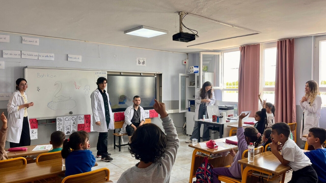 Adana'da Tıp Öğrencilerinden Miniklere Hayat Kurtaran Eğitim (3)