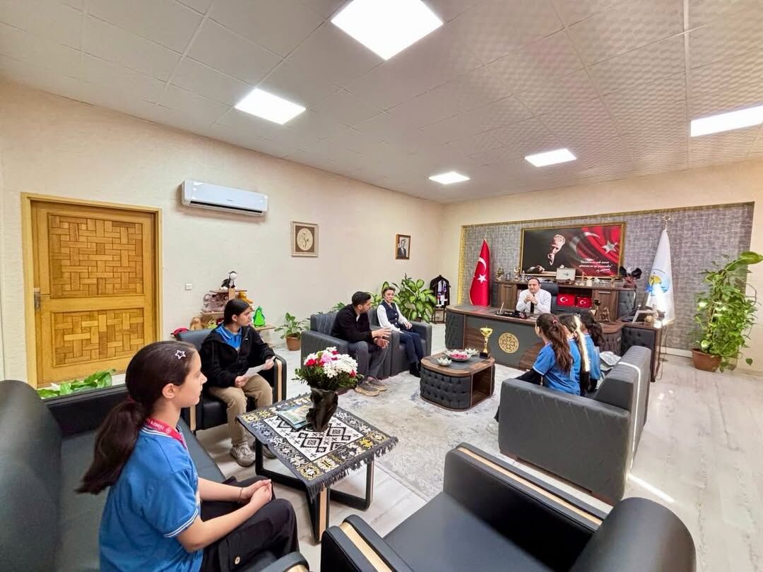 Başarılı Öğrencilerden İlçe Milli Eğitim Müdürü Çelik’e Ziyaret (3)