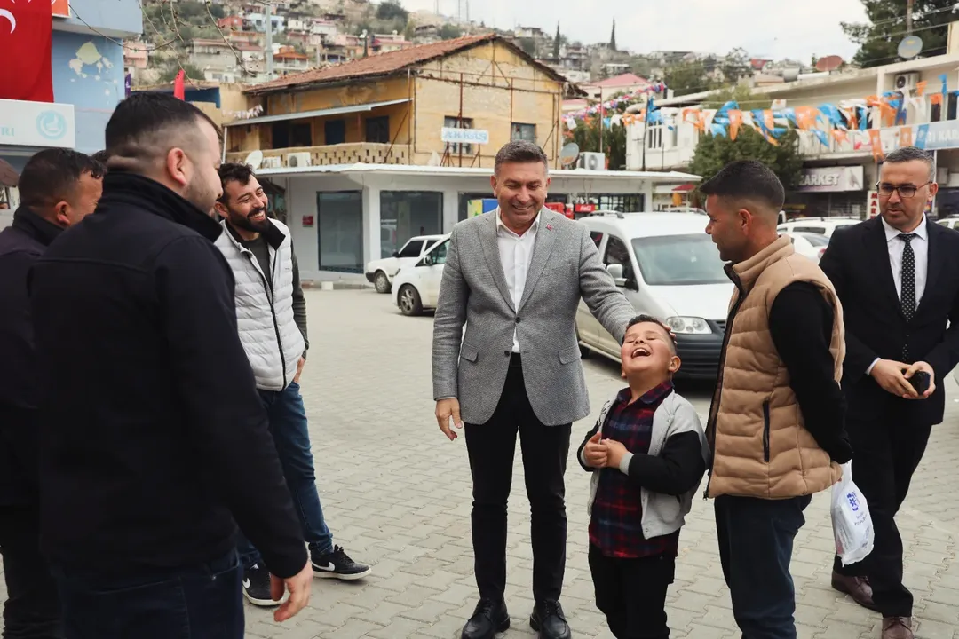 Başkan Şimşek Cuma Namazı Sonrası Vatandaşlarla Buluştu (1)