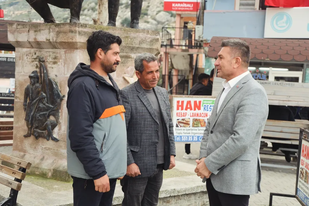 Başkan Şimşek Cuma Namazı Sonrası Vatandaşlarla Buluştu (4)