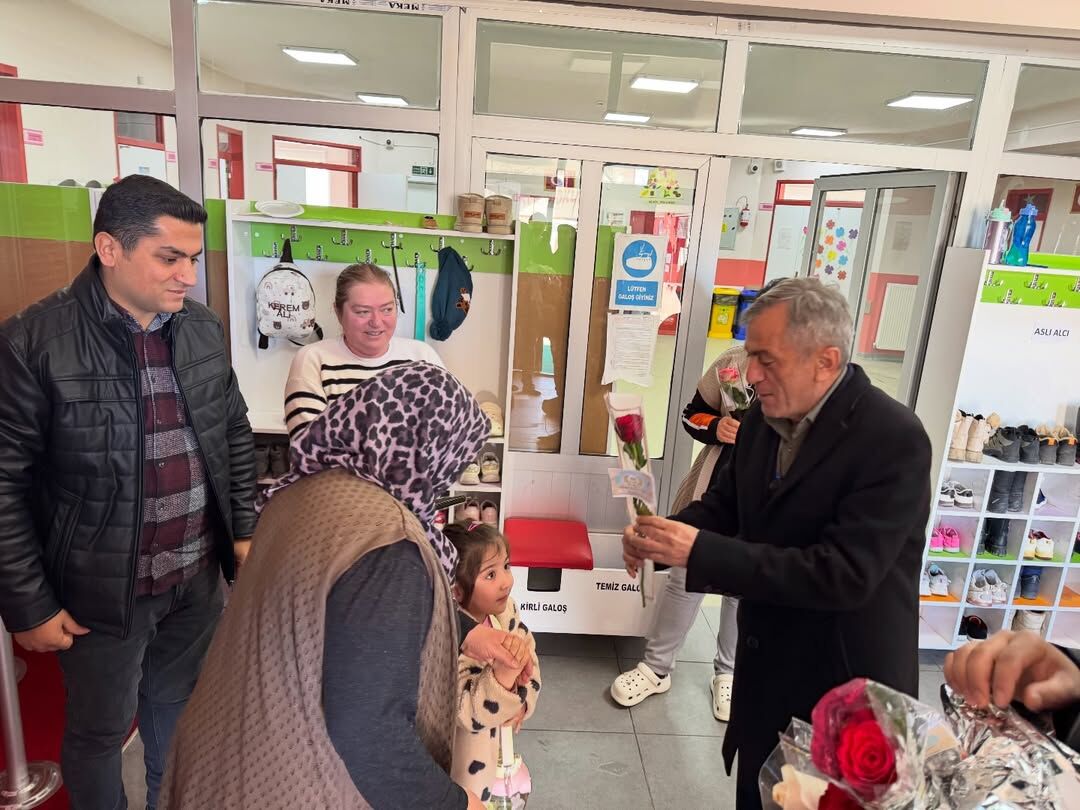 Belediye Başkanımız Sayın Ahmet Aktürk, 8 Mart Dünya Kadınlar Günü Vesilesiyle Ilçemizin Dört Bi (3)
