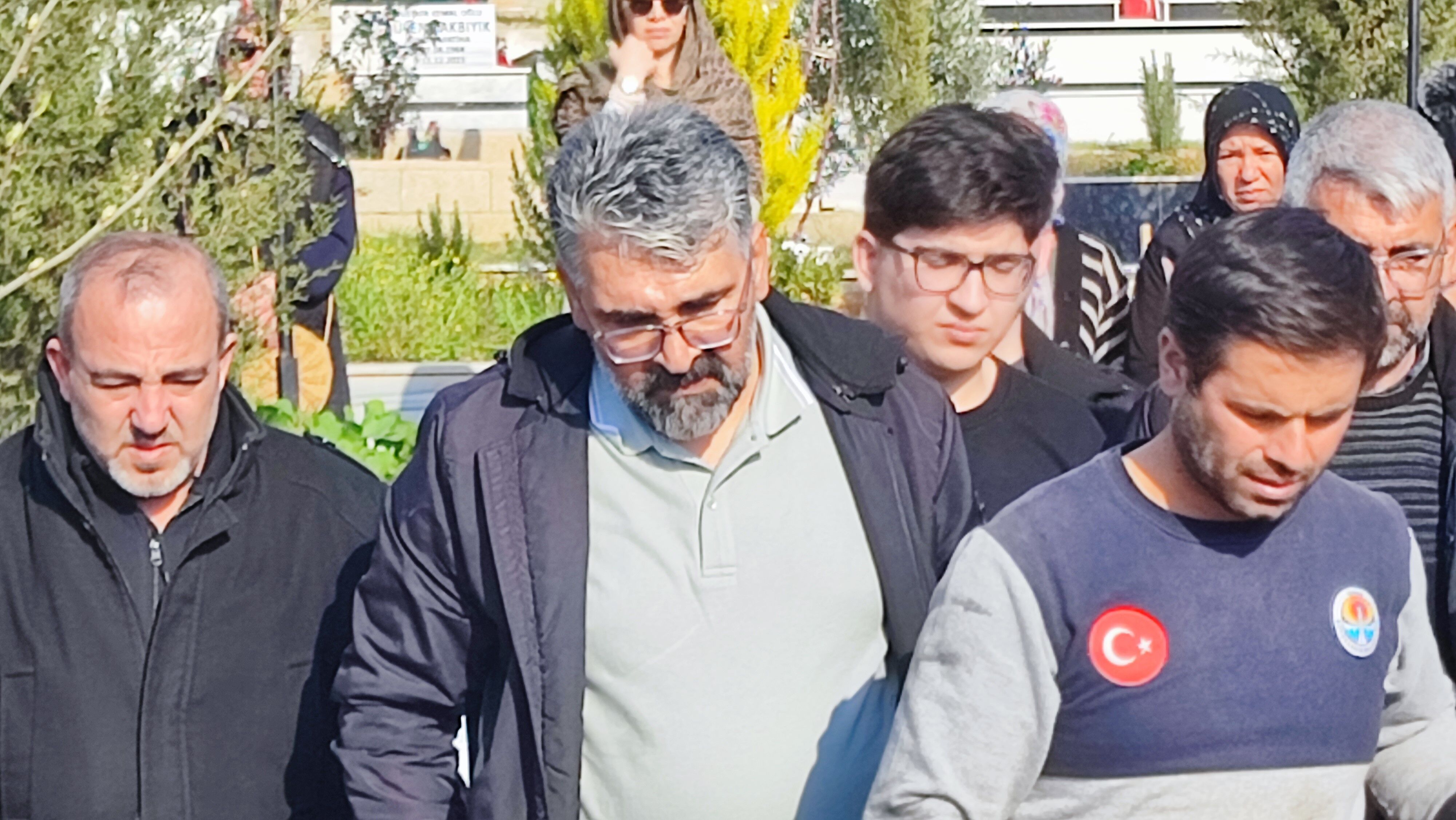 Depremin Acı Gerçeği 3 Yıl Sonra Ortaya Çıktı Anne Ve Kızın Cenazeleri Karıştı (2)