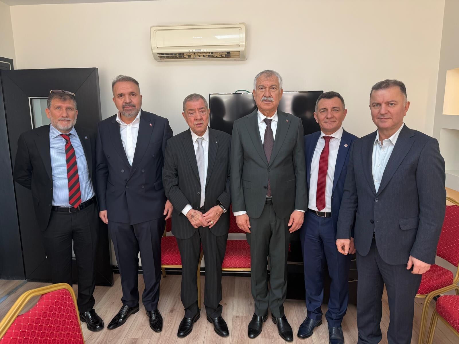 Edip Gülnar’dan Karalar’a Destek Görevinize Dönmenizi Diliyoruz