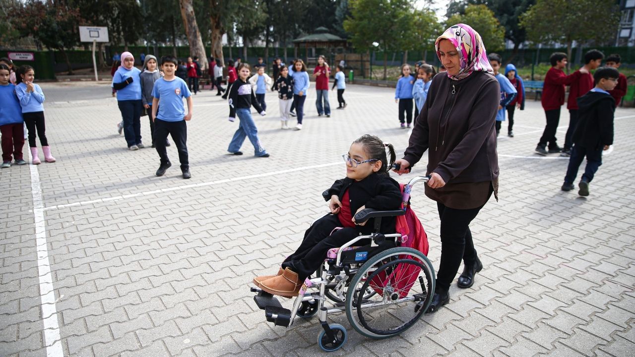 Engelleri Notalara Dönüştürdü! Zeynep Duru Sahne Hayalinin Peşinde (1)