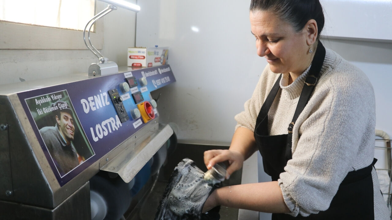 Eşine Yardım Için Başladı, Ayakkabı Tamirinin Ustası Oldu (2)
