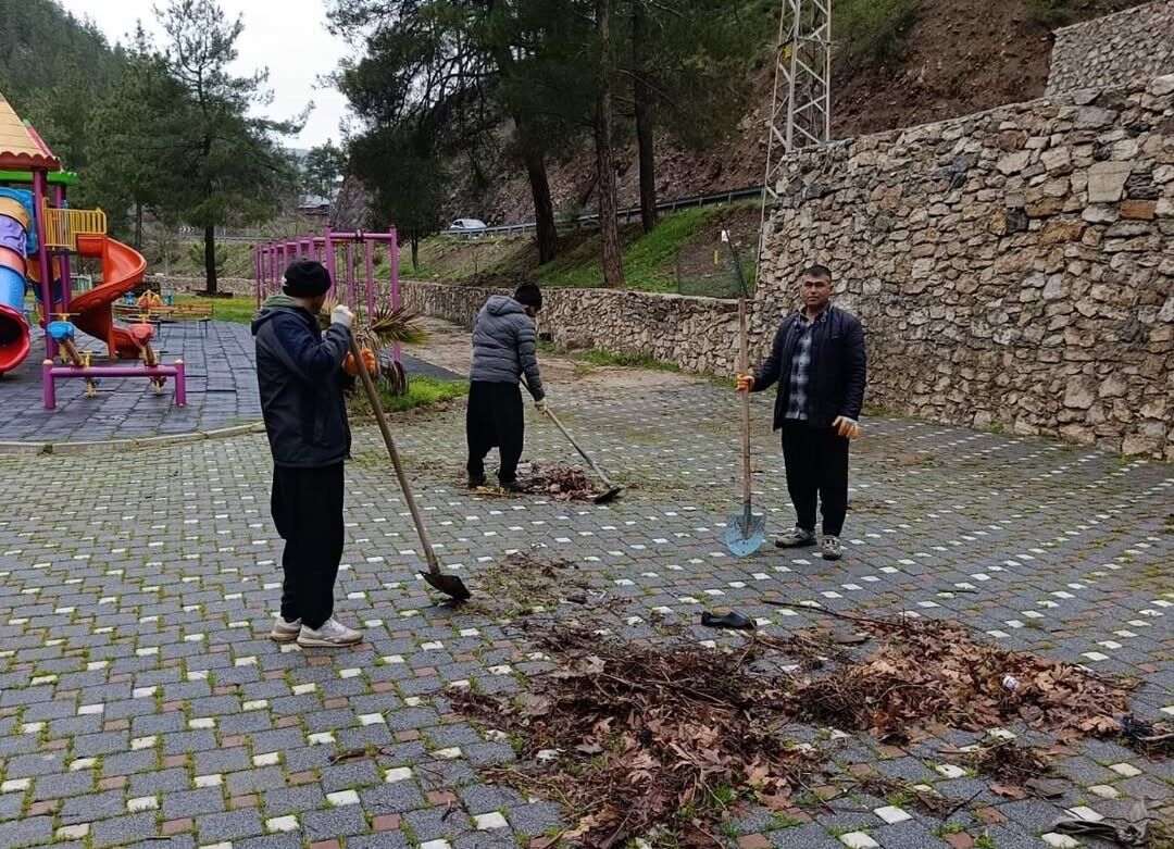 Feke’de Değişim Rüzgarı Yaz Öncesi Yoğun Mesai (4)
