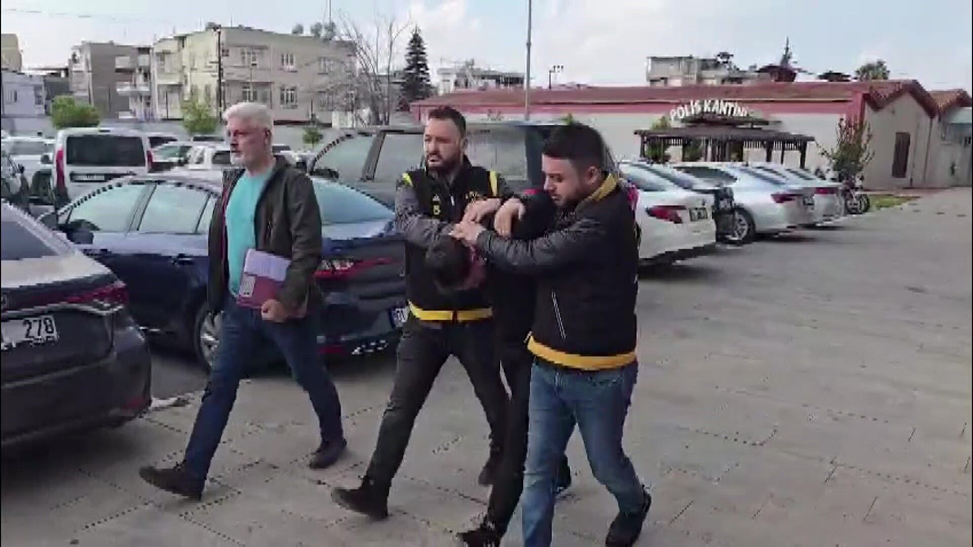“Hoşuma Gitti” Dedi Telefonu Çaldı! O Anlar Kamerada (2)