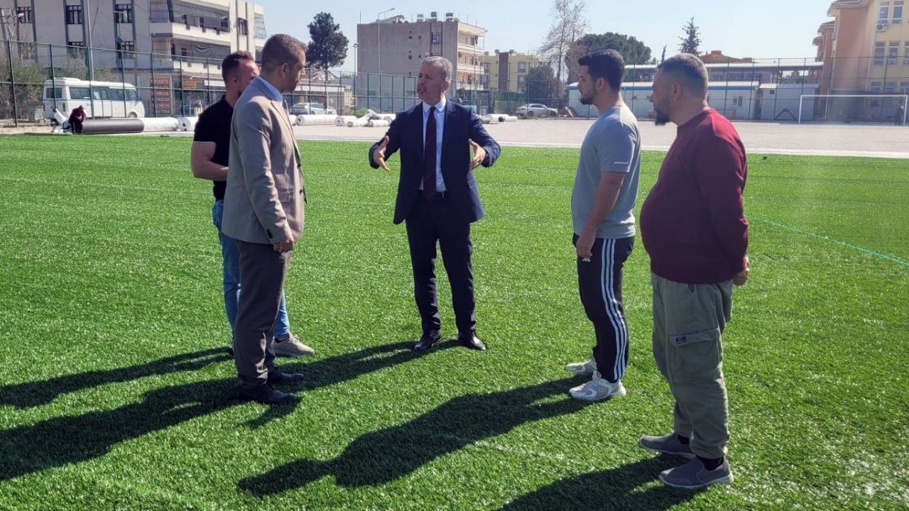 İncirlik Hurşit Karslı Stadı Sentetik Çime Dönüştürülüyor (1)