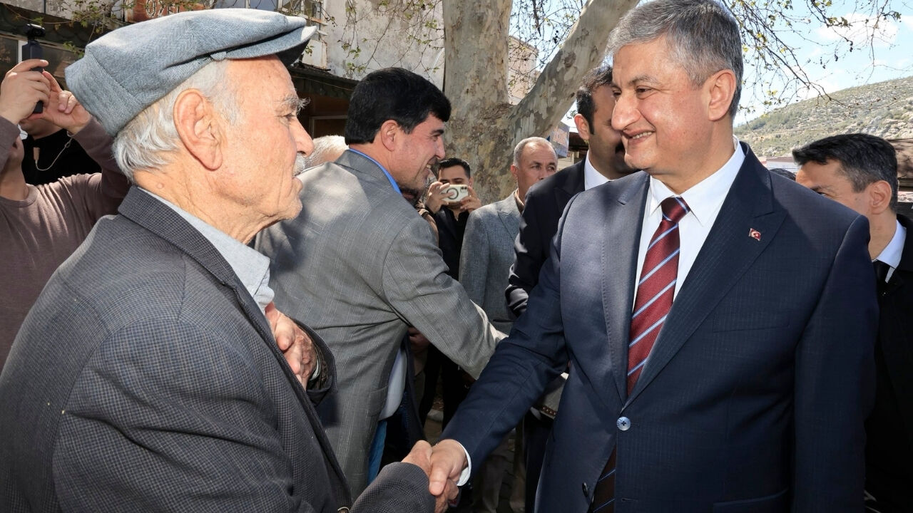 Karaisalı’da Esnaf Ziyareti Vali Yavuz Talepleri Dinledi (1)