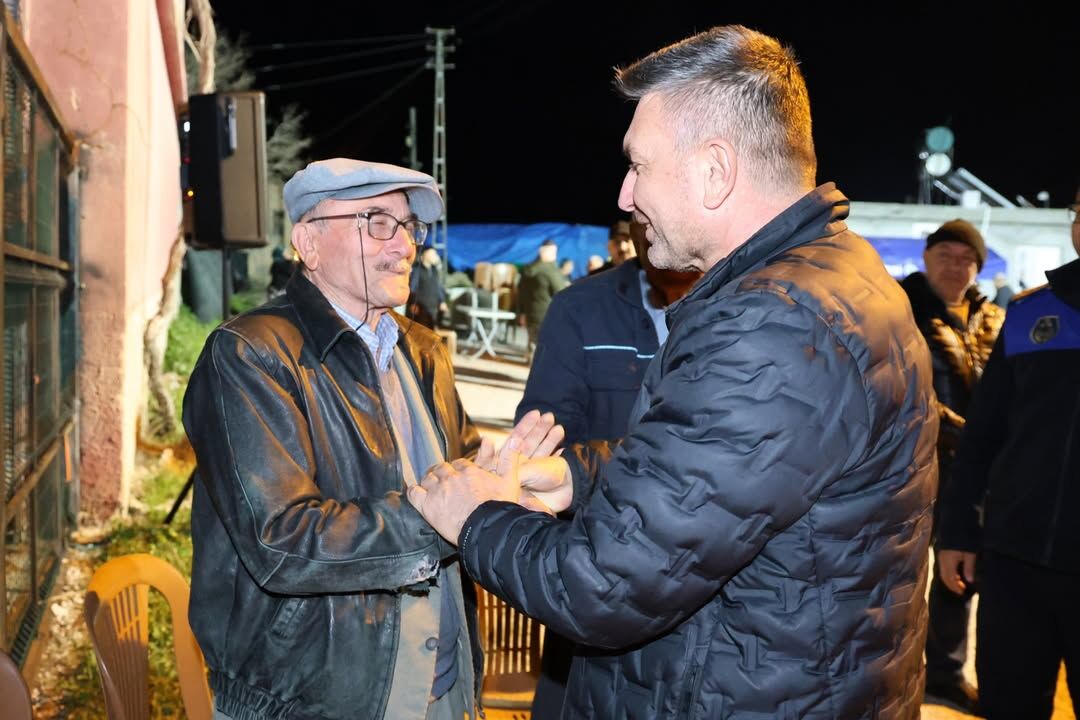 Karaisalı’da Gönül Sofrası Kuzgun Mucurlu Mahallesi Bir Araya Geldi (2)