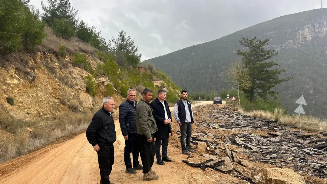 Karaisalı’da Heyelan Sonrası Hızlı Müdahale (3)