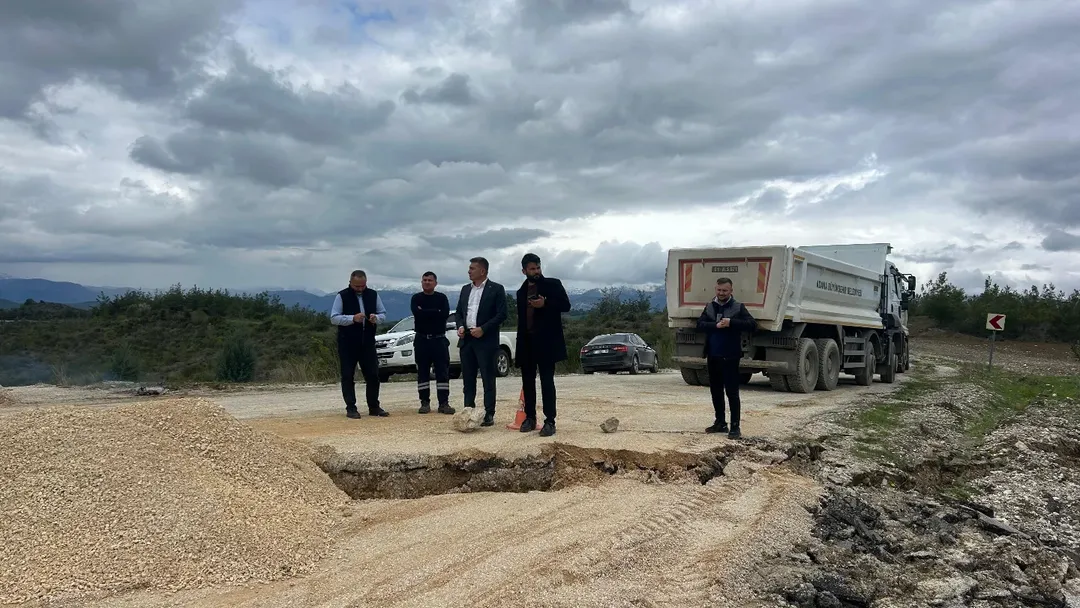 Karaisalı’da Heyelan Sonrası Hızlı Müdahale (4)