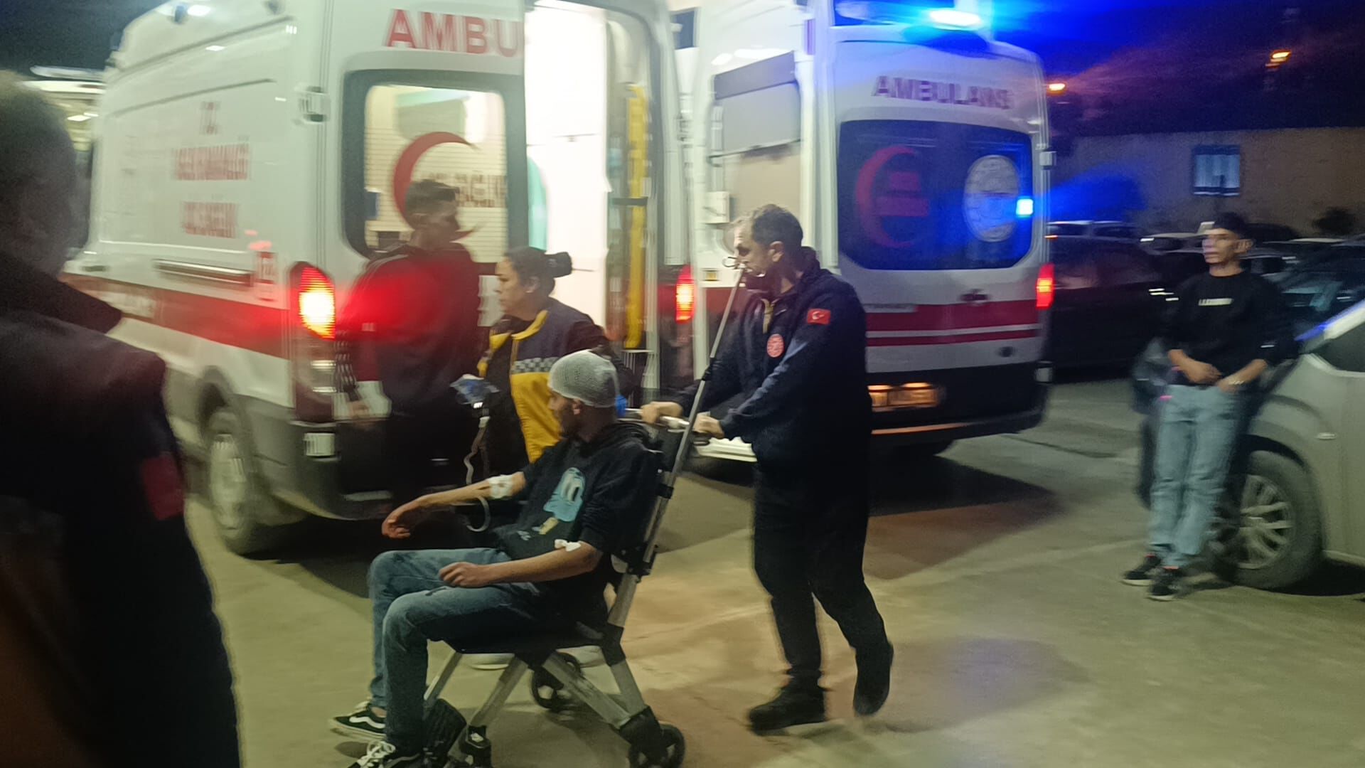 Kozan’da Bıçaklı Kavga 2 Yaralı (1)