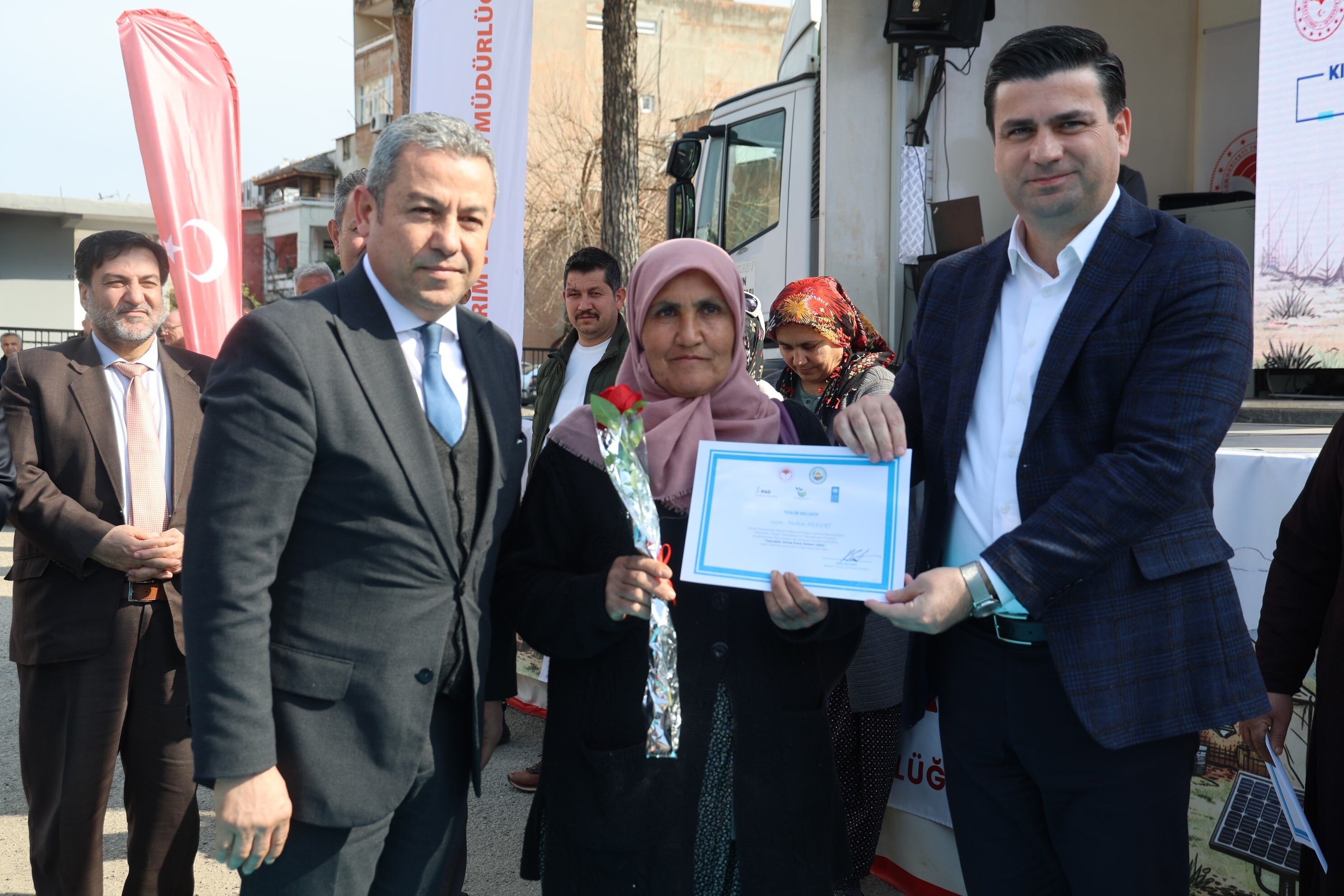 Kozan’da Göçer Ailelere Güneş Enerjisi Desteği (4)