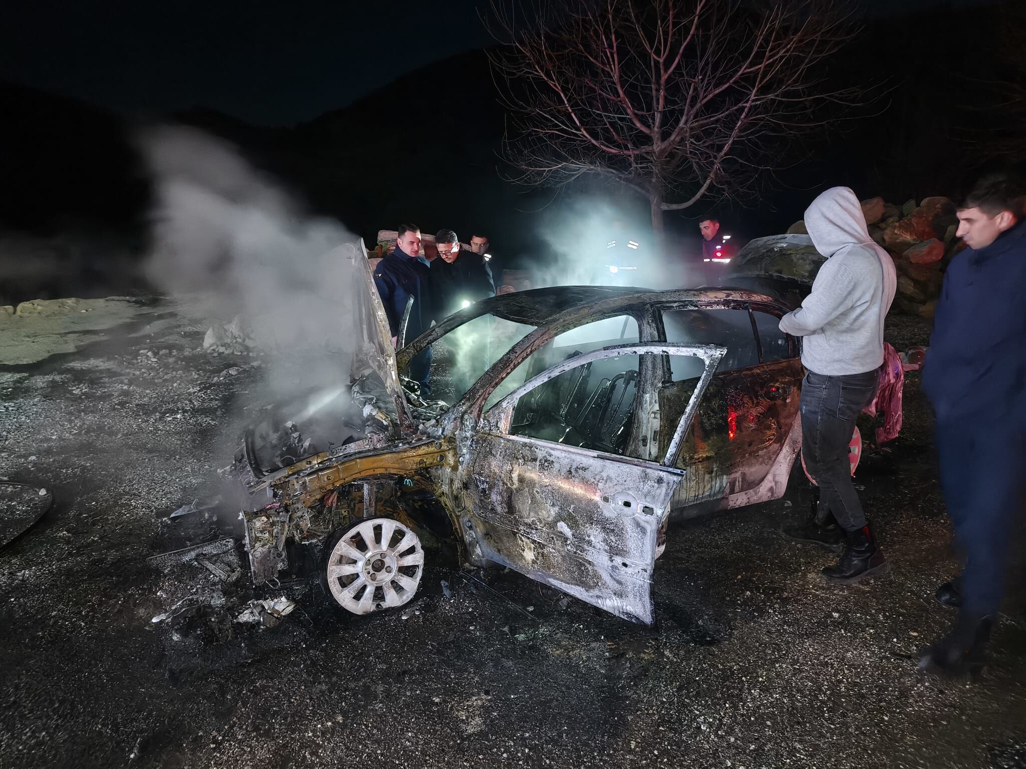 Kozan’da Seyir Halindeki Otomobil Alevlere Teslim Oldu (1)