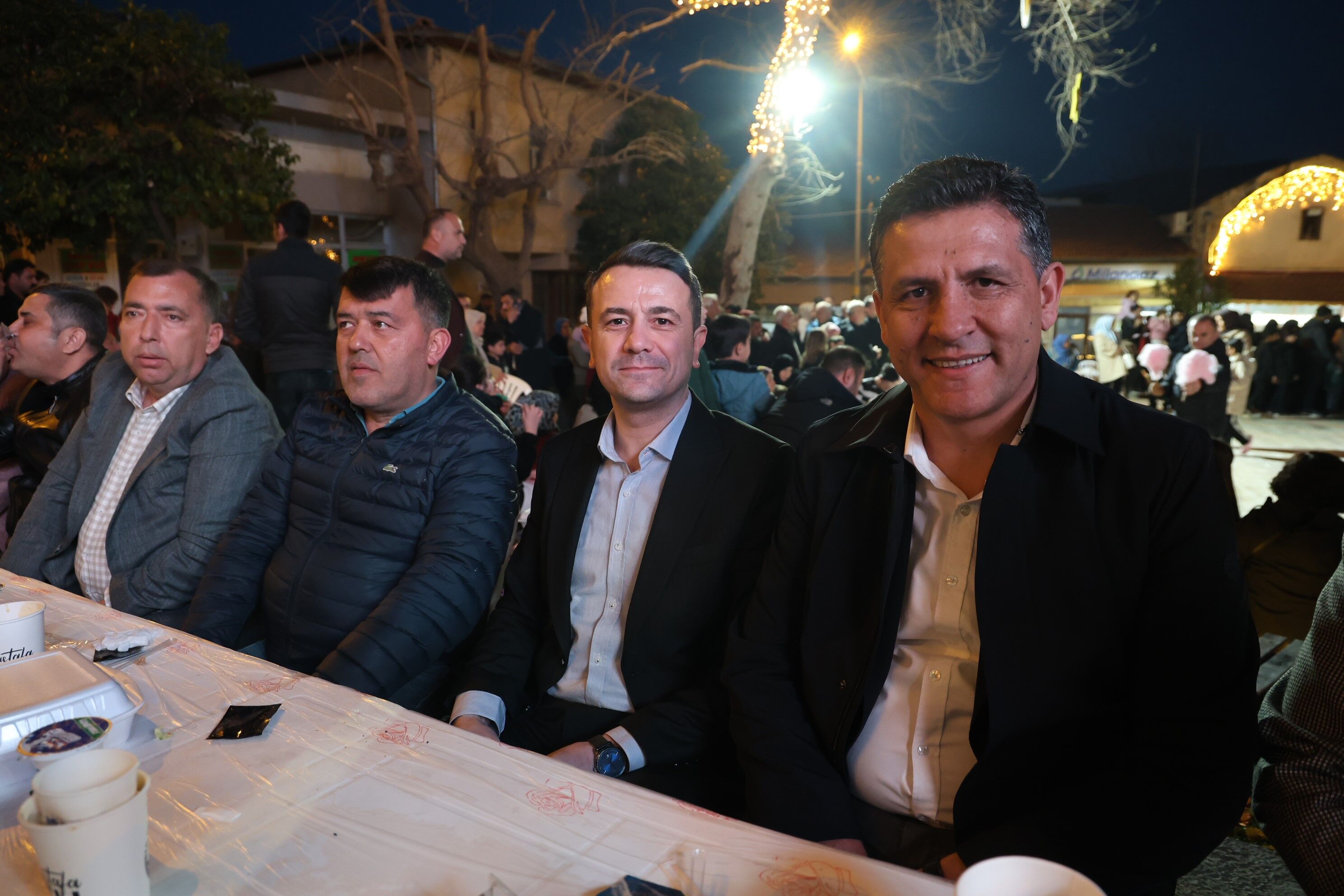 Kozan’da Tarihi Çarşıda Binler Aynı Sofrada Buluştu2
