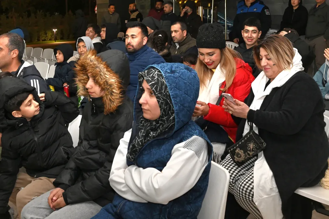 Sarıçam’da Derbi Heyecanı Dev Ekranda Yaşandı (1)