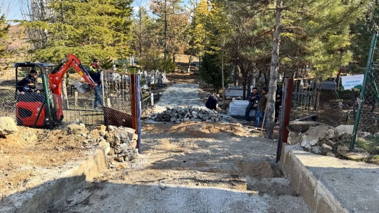Tufanbeyli’de Mezarlıklara Kapsamlı Düzenleme (2)