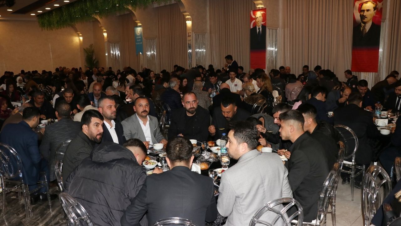 Ülkü Ocakları’ndan Adana’da Gençlik Ve Türkiye Vurgusu (1)