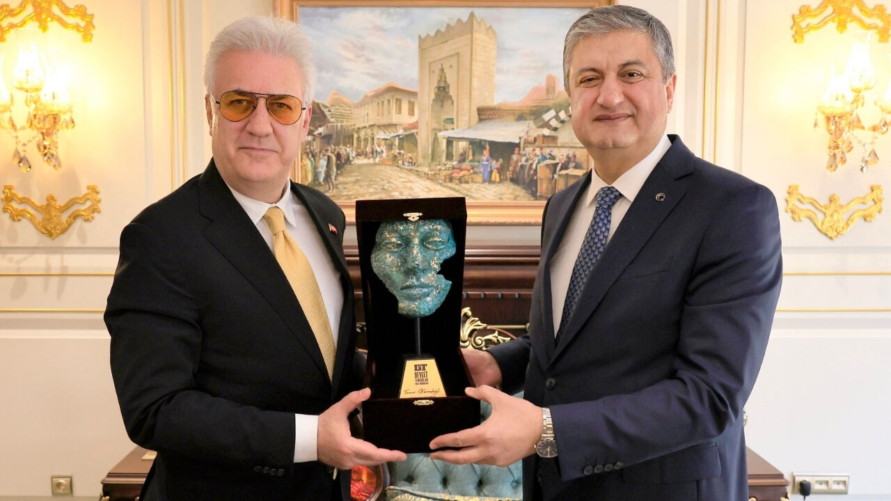 Vali Yavuz, Tamer Karadağlı’yı Valilikte Ağırladı