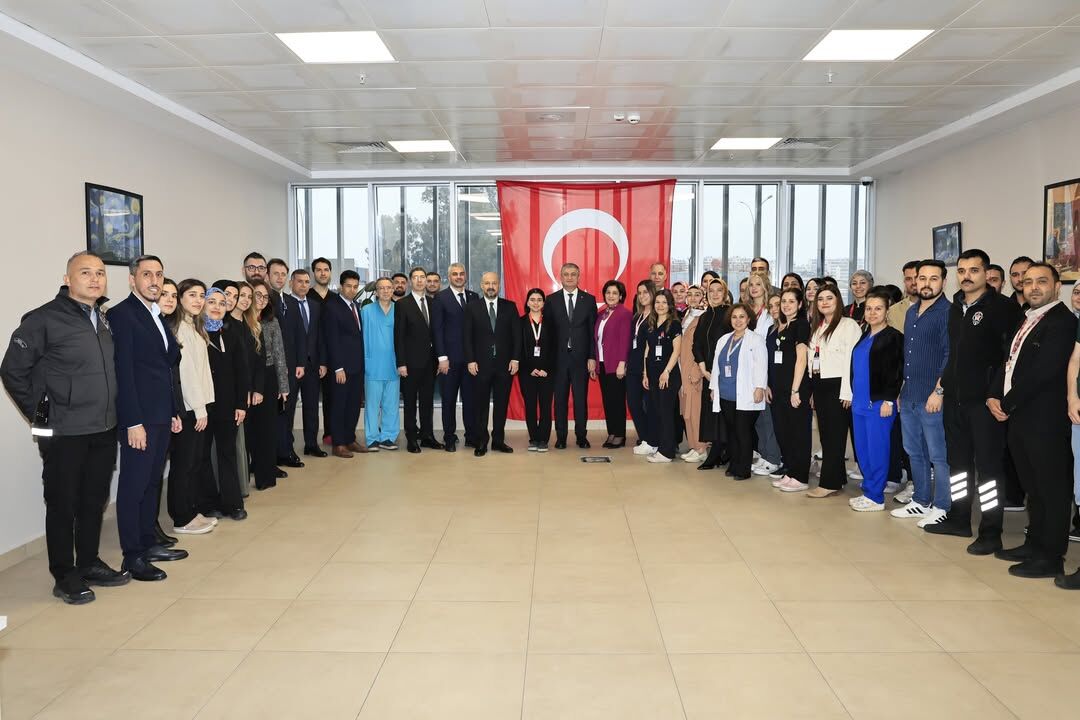 Vali Yavuz’dan Bayram Öncesi Hastaneye Anlamlı Ziyaret (1)