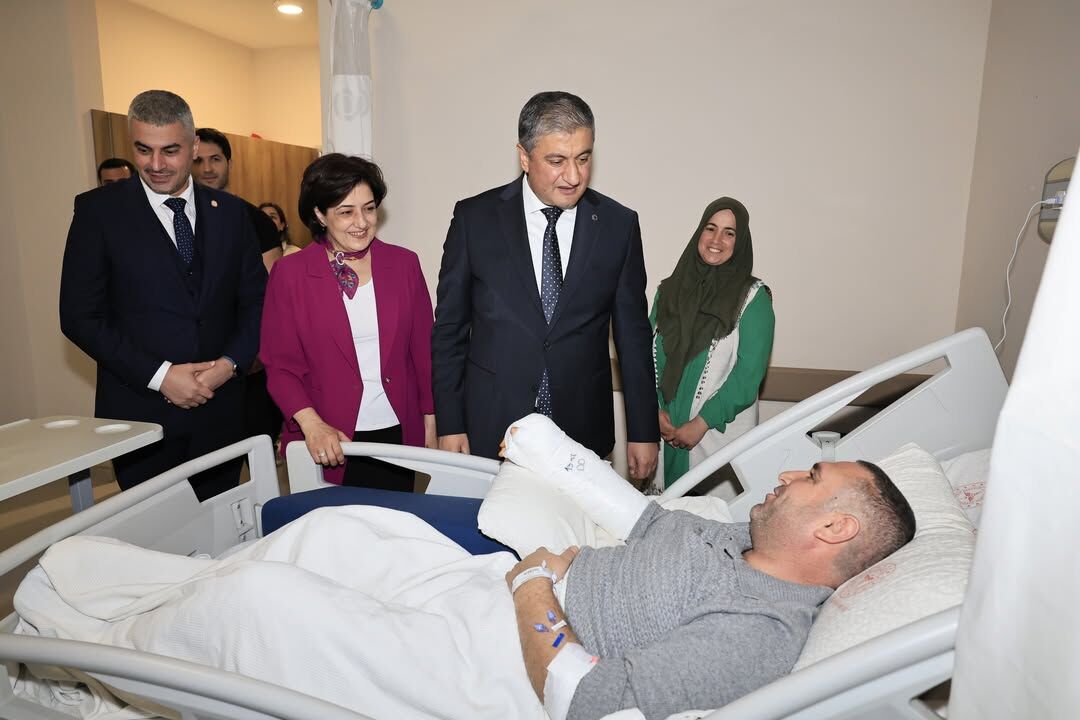 Vali Yavuz’dan Bayram Öncesi Hastaneye Anlamlı Ziyaret (2)