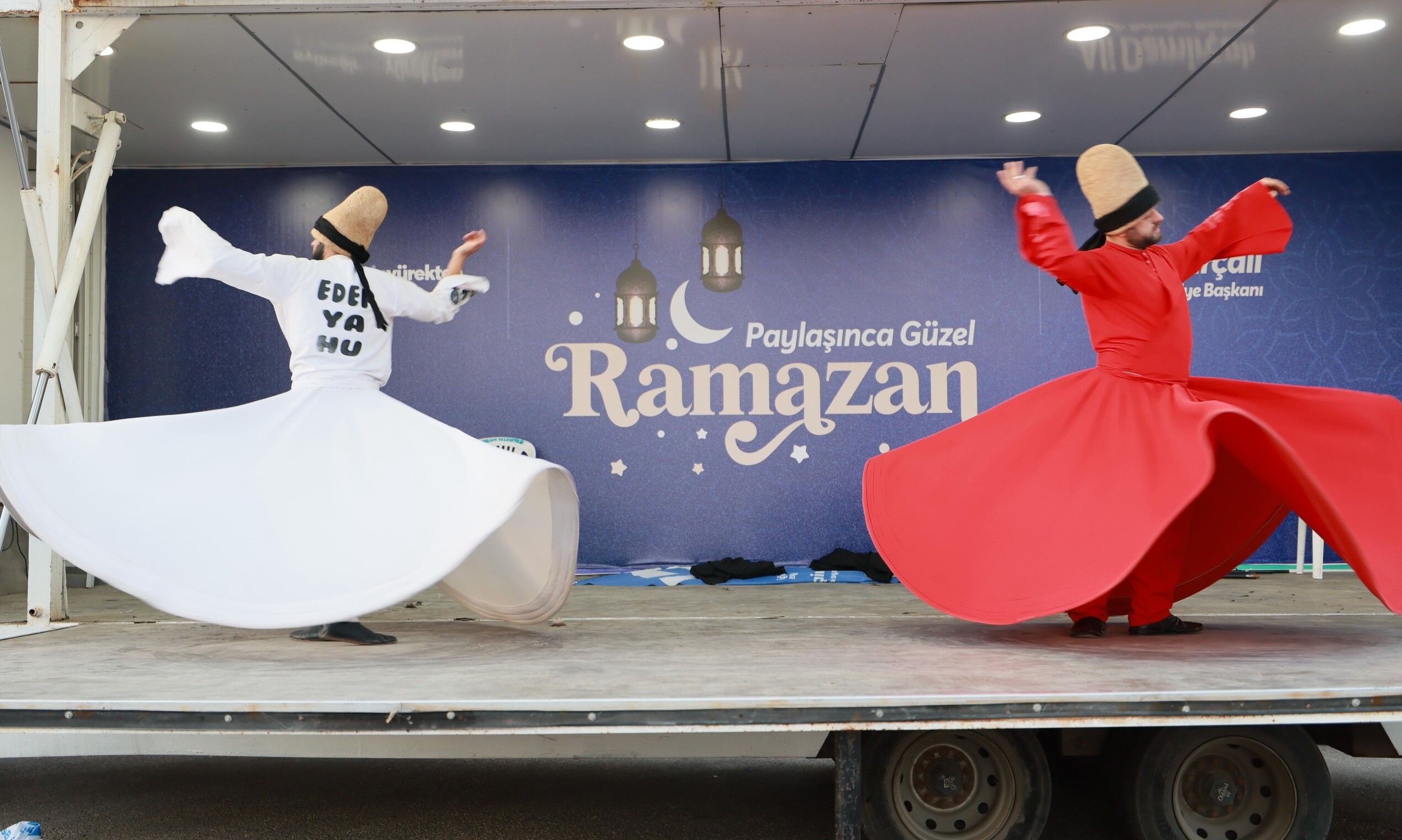 Yüreğir’de İftar Sofrası Kuruldu Vatandaşlar Bir Araya Geldi (3)