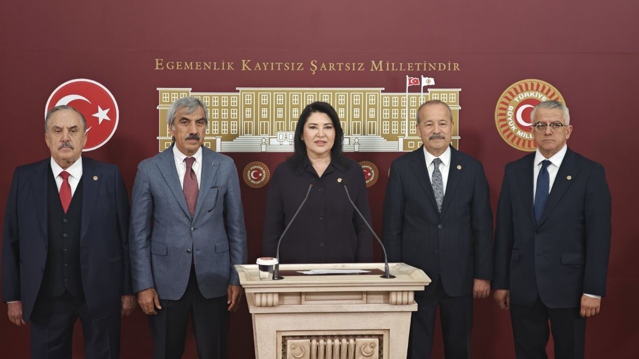 81 Ilden Öğrenciler Dileklerini Tbmm’ye Gönderdi