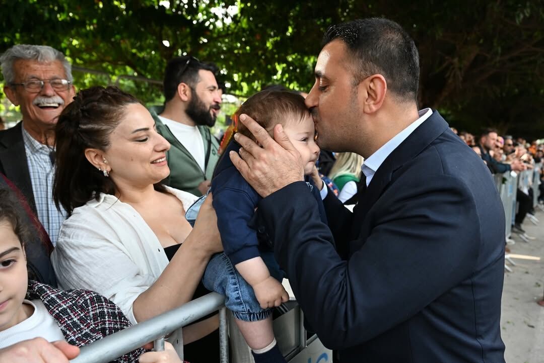 Adana Tek Yürek Oldu Başkan Kozay Kortejde Coşkuya Ortak Oldu (3)