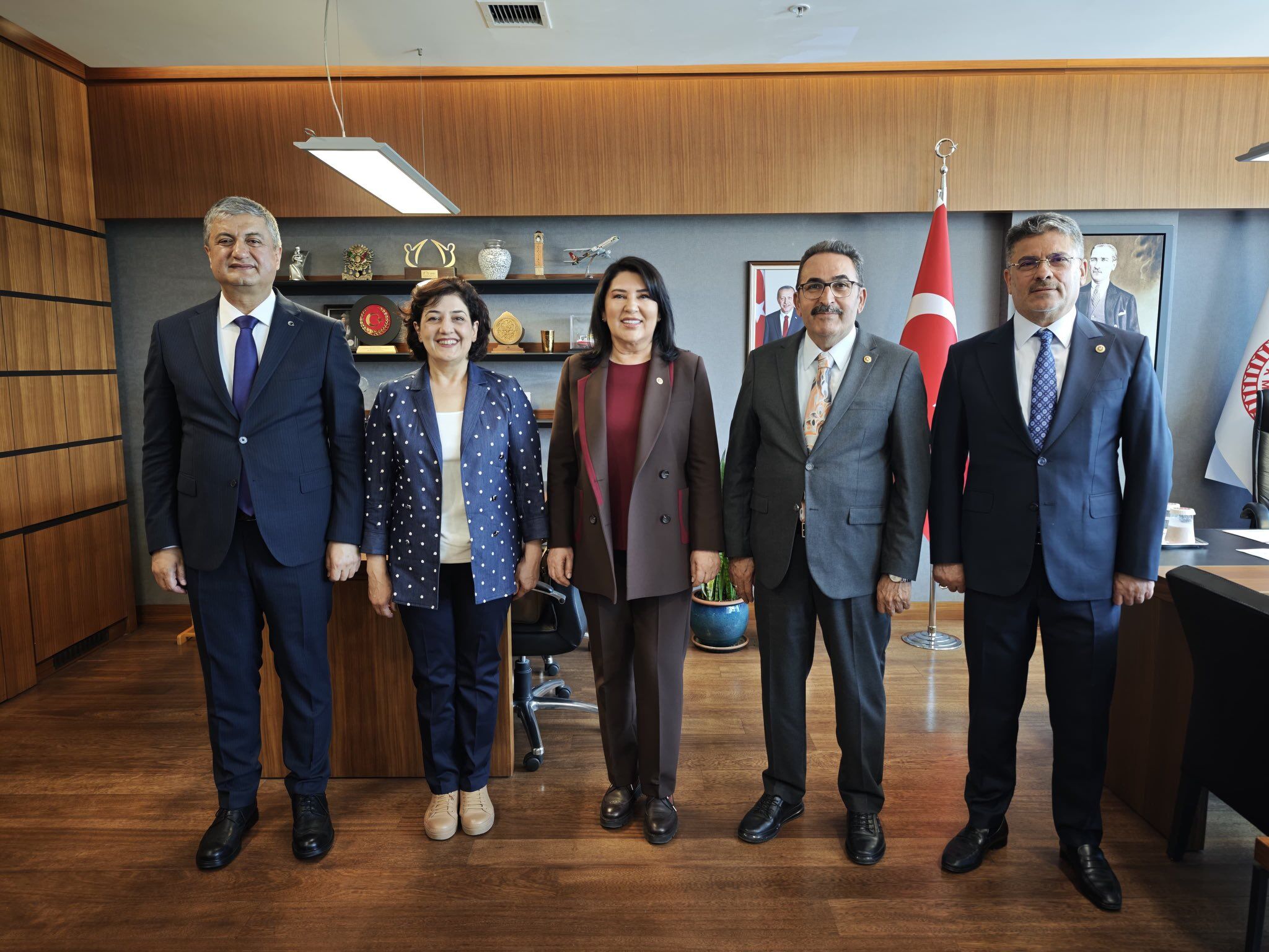 Adana Valisi Yavuz Ve Milletvekilleri Ankara’da Bir Araya Geldi (1)