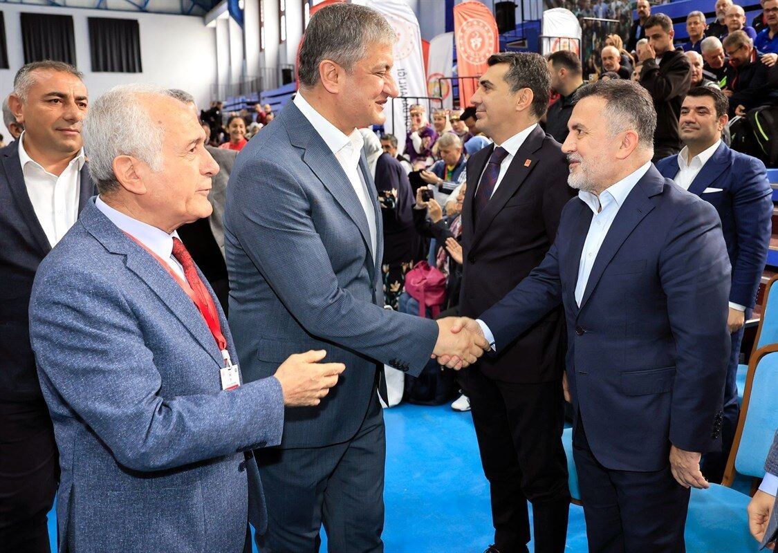 Adana'da 17 Ülkeden 395 Sporcu Raketi Eline Aldı (1)