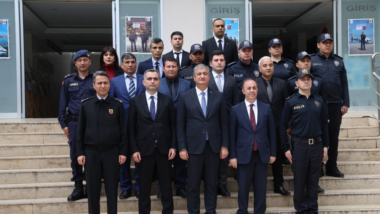 Adana'da 52 Karede Güven Ve Fedakârlık Sergisi
